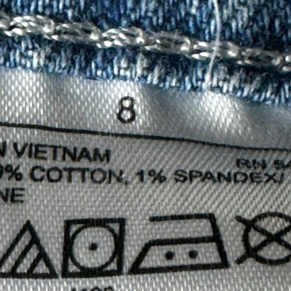 Old Navy Women’s Distressed Ripped Boyfriend Light Wash Cropped Sz 8 - Picture 4 of 6